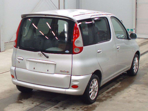 2002 Toyota Fun Cargo NCP25[1]