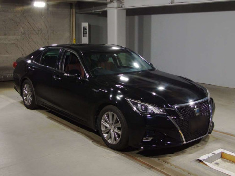 2016 Toyota Crown Hybrid AWS210[2]