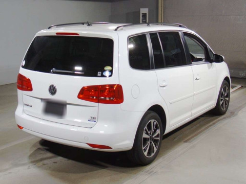 2015 Volkswagen Golf Touran 1TCTH[1]