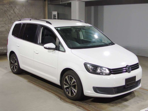 2015 Volkswagen Golf Touran 1TCTH[2]