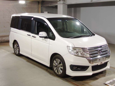 2014 Honda Step WGN Spada RK5[2]