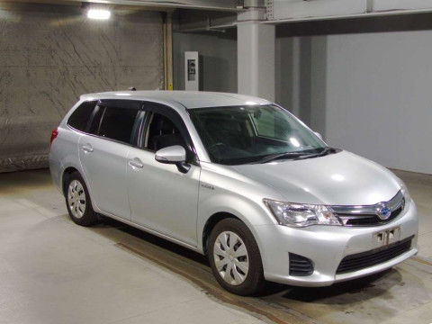 2014 Toyota Corolla Fielder NKE165G[2]