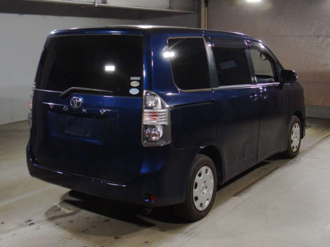 2009 Toyota Voxy ZRR70G[1]