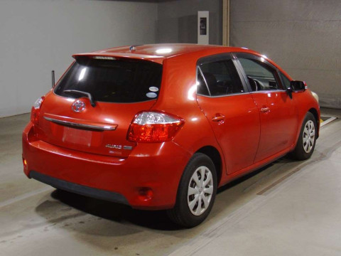 2010 Toyota Auris ZRE152H[1]