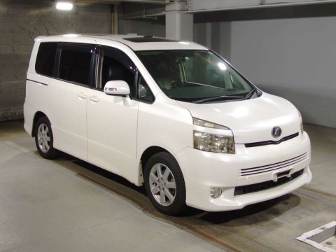 2009 Toyota Voxy ZRR70W[2]