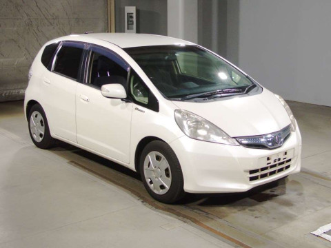 2012 Honda Fit Hybrid GP1[2]