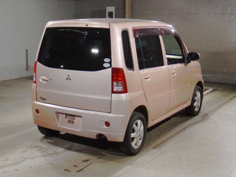 2010 Mitsubishi Toppo H82A[1]