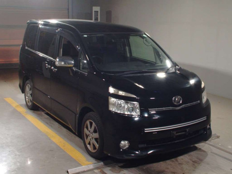 2009 Toyota Voxy ZRR70W[2]