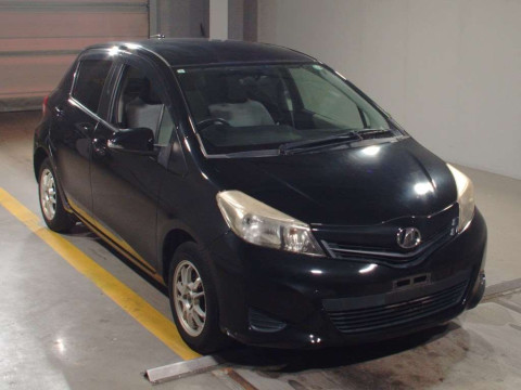 2011 Toyota Vitz KSP130[2]