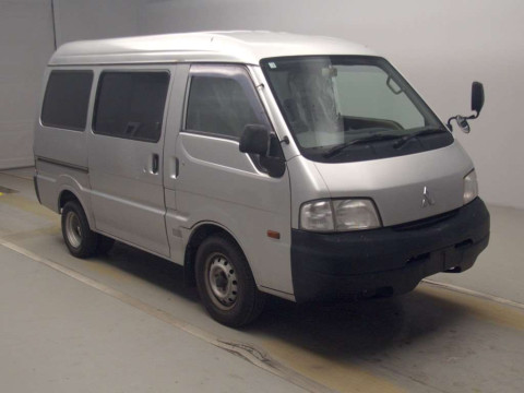 2006 Mitsubishi Delica Van SK82VM[2]