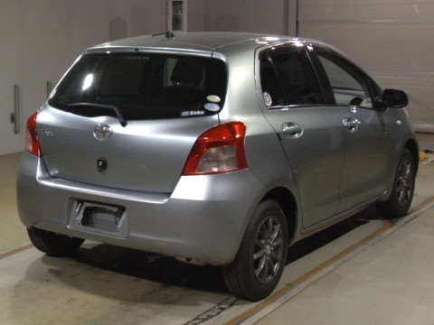 2007 Toyota Vitz SCP90[1]