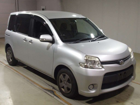 2012 Toyota Sienta NCP81G[2]