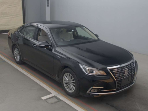 2016 Toyota Crown Hybrid AWS210[2]