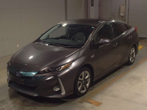 2017 Toyota Prius PHV ZVW52[0]