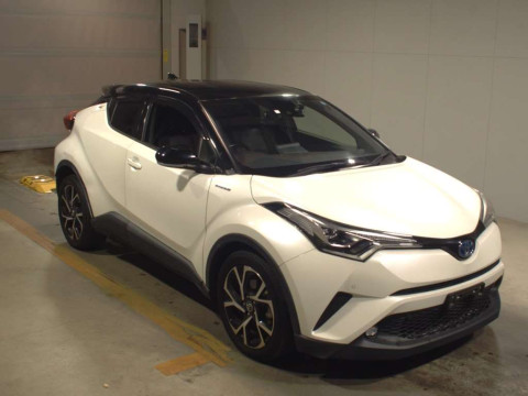 2019 Toyota C-HR ZYX10[2]