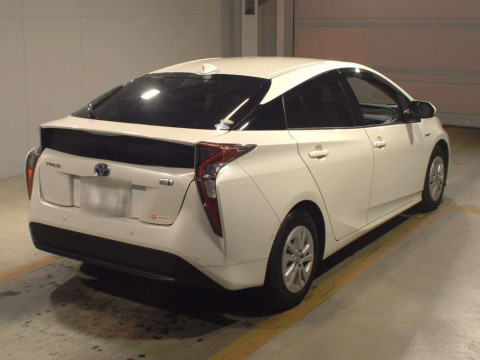 2017 Toyota Prius ZVW50[1]