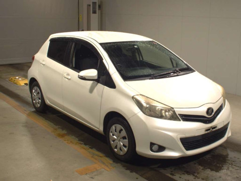 2012 Toyota Vitz NSP130[2]