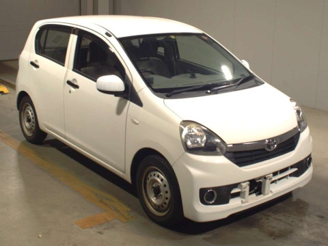 2015 Daihatsu Mira es LA300S[2]