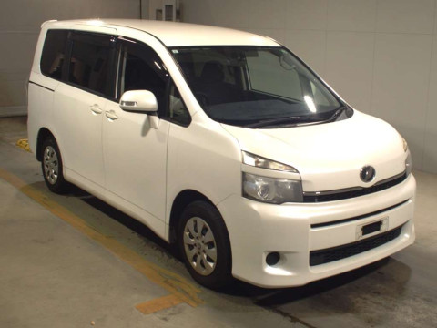 2013 Toyota Voxy ZRR70G[2]