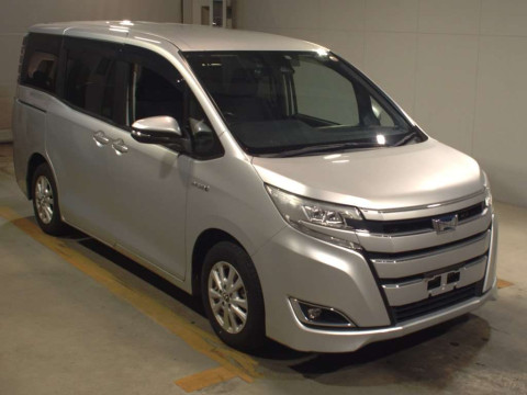 2017 Toyota Noah ZWR80G[2]