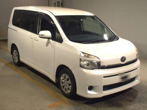 2012 Toyota Voxy ZRR70G[2]