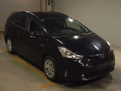 2016 Toyota Prius alpha ZVW41W[2]