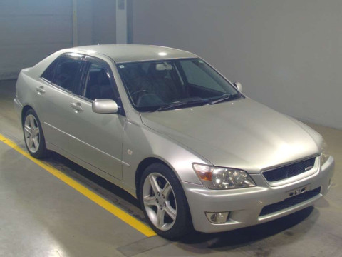 2001 Toyota Altezza SXE10[2]