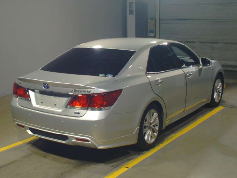 2013 Toyota Crown Hybrid AWS210[1]