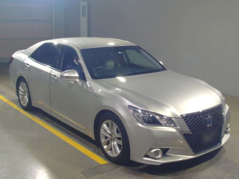 2013 Toyota Crown Hybrid AWS210[2]