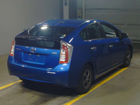 2015 Toyota Prius ZVW30[1]