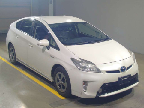 2013 Toyota Prius ZVW30[2]