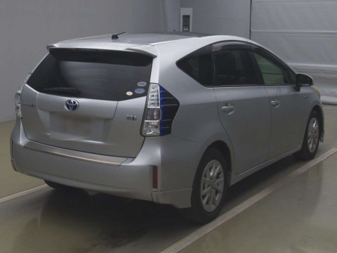 2012 Toyota Prius alpha ZVW40W[1]