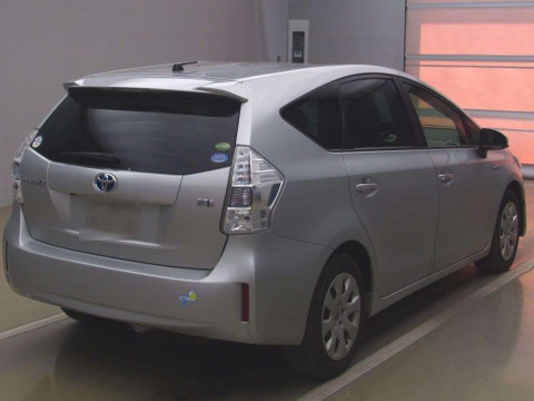 2014 Toyota Prius alpha ZVW41W[1]