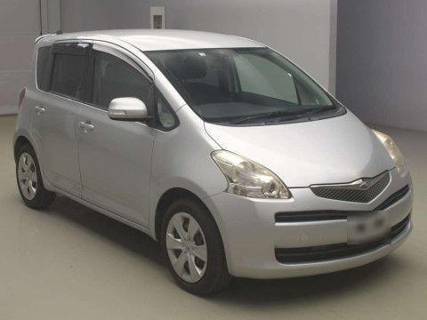 2010 Toyota Ractis NCP100[2]