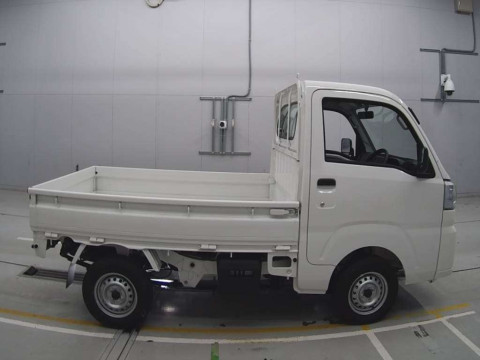 2023 Daihatsu Hijet Truck S500P[2]