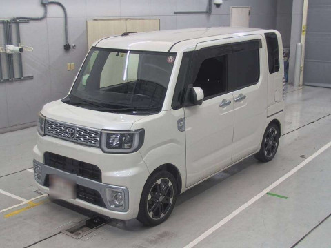 2015 Toyota Pixis Mega LA700A[0]