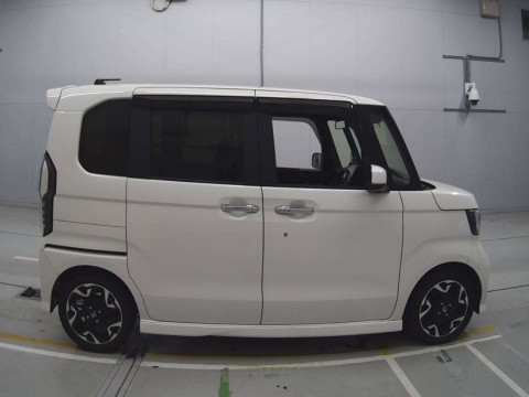 2017 Honda N-BOX CUSTOM JF3[2]