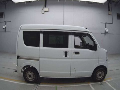 2016 Nissan NV100 Clipper DR17V[2]