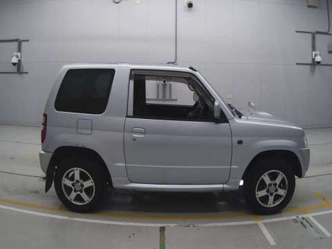 2009 Mitsubishi Pajero Mini H58A[2]