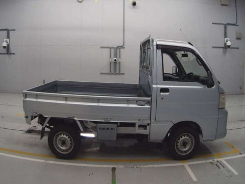 2011 Daihatsu Hijet Truck S201P[2]