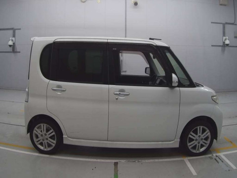 2013 Daihatsu Tanto L375S[2]