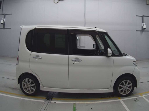 2011 Daihatsu Tanto L375S[2]