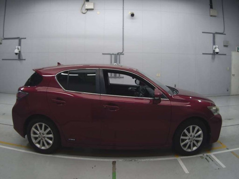 2011 Lexus CT ZWA10[2]