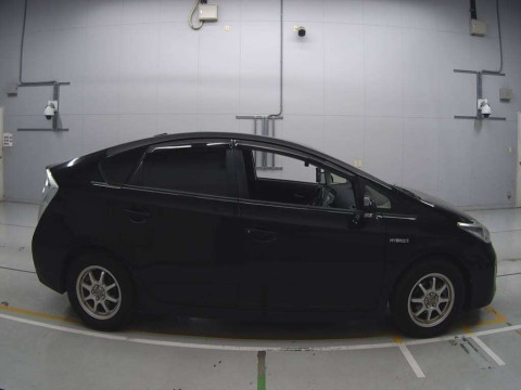 2012 Toyota Prius ZVW30[2]