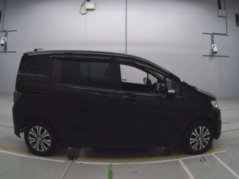 2012 Honda Freed Spike GB3[2]