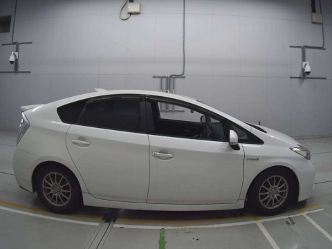 2014 Toyota Prius ZVW30[2]