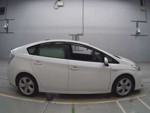 2012 Toyota Prius ZVW30[2]