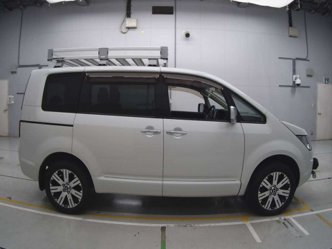 2015 Mitsubishi Delica D5 CV1W[2]