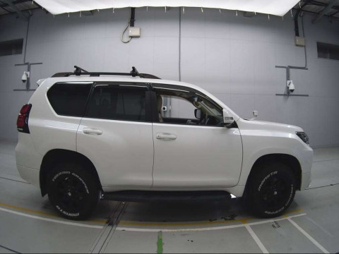 2019 Toyota Land Cruiser Prado TRJ150W[2]