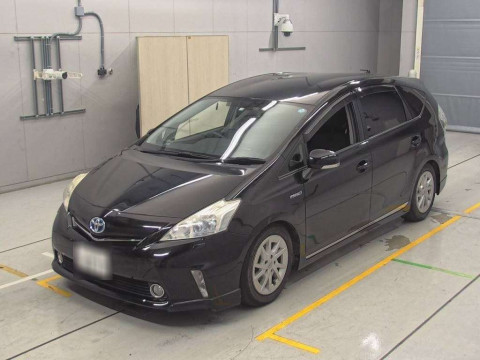 2011 Toyota Prius alpha ZVW41W[0]